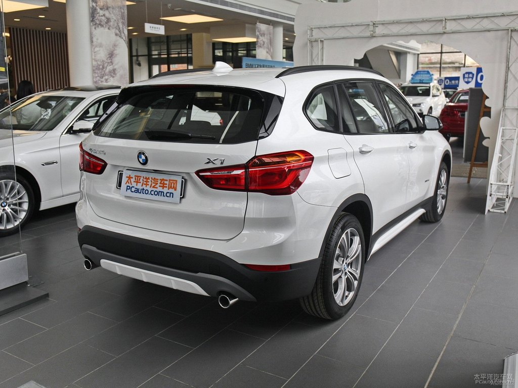 礦石白寶馬X1整車(chē)外觀外觀圖片