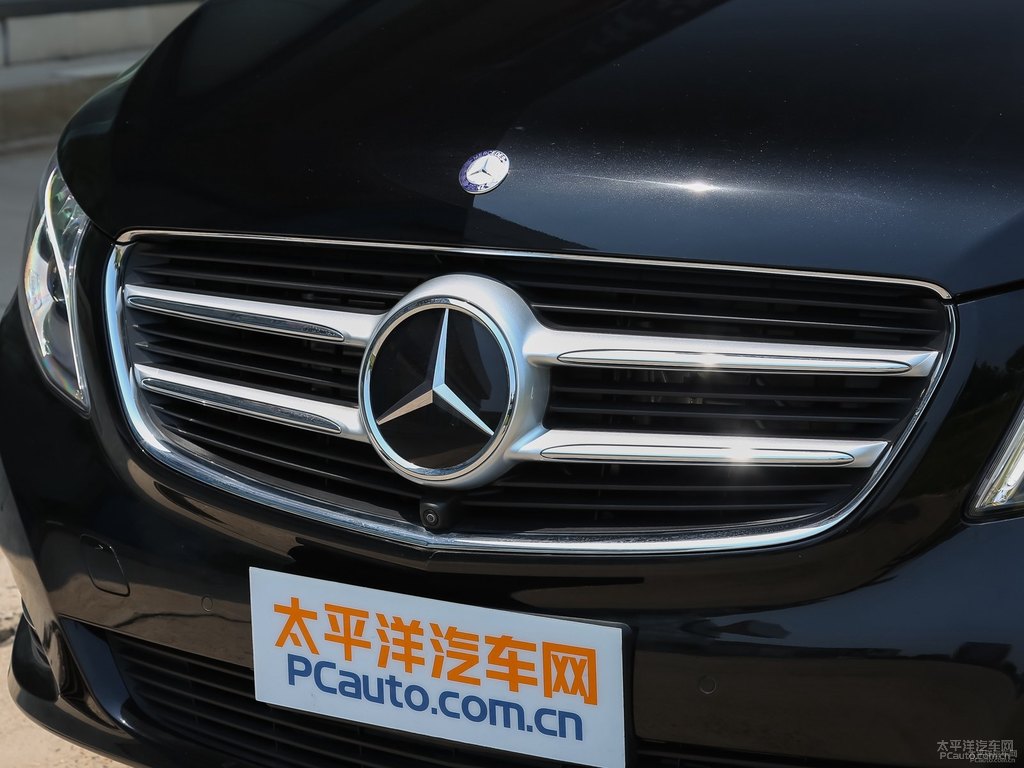 曜石黑奔馳V級(jí)車頭外觀圖片