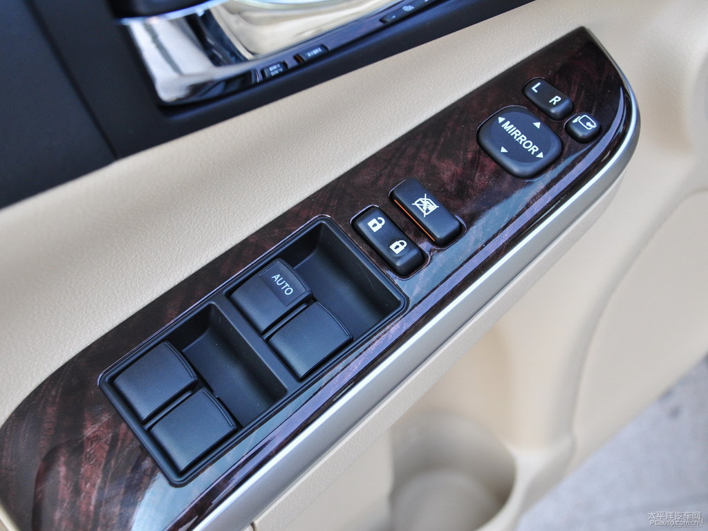 炫晶黑凱美瑞車廂內(nèi)飾圖片