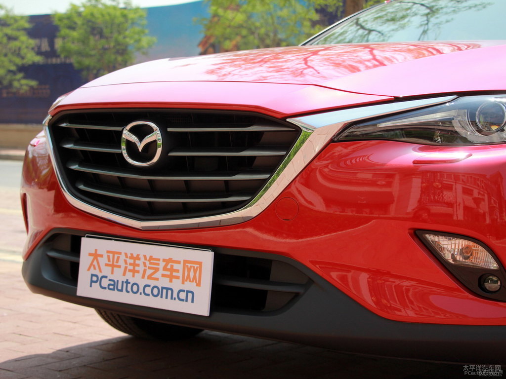 魂動紅馬自達(dá)CX-4車頭外觀圖片