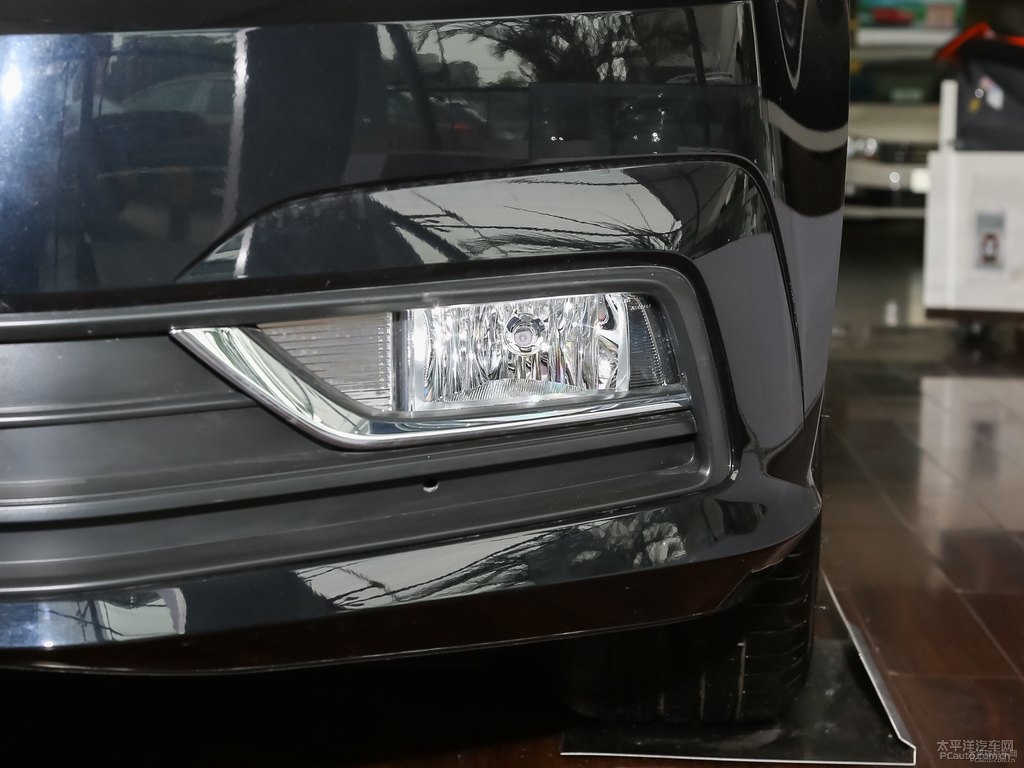 金黑帕薩特車頭外觀圖片