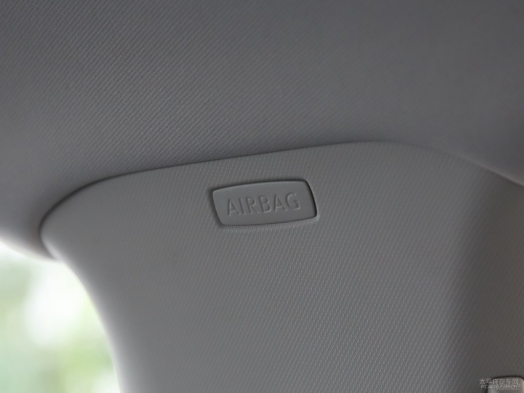 金黑帕薩特車廂內(nèi)飾圖片