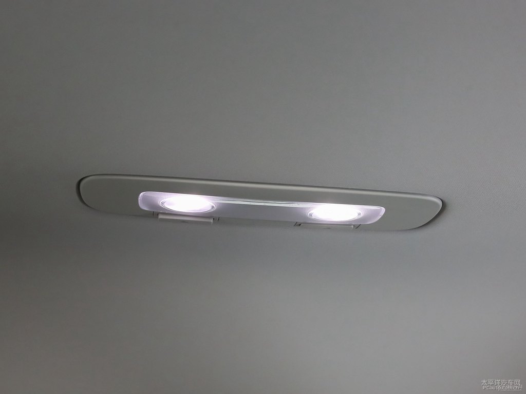 金黑帕薩特車廂內(nèi)飾圖片