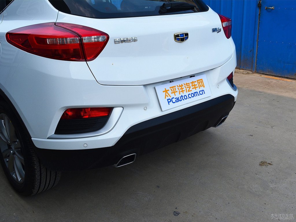 冰晶白帝豪GS車尾外觀圖片