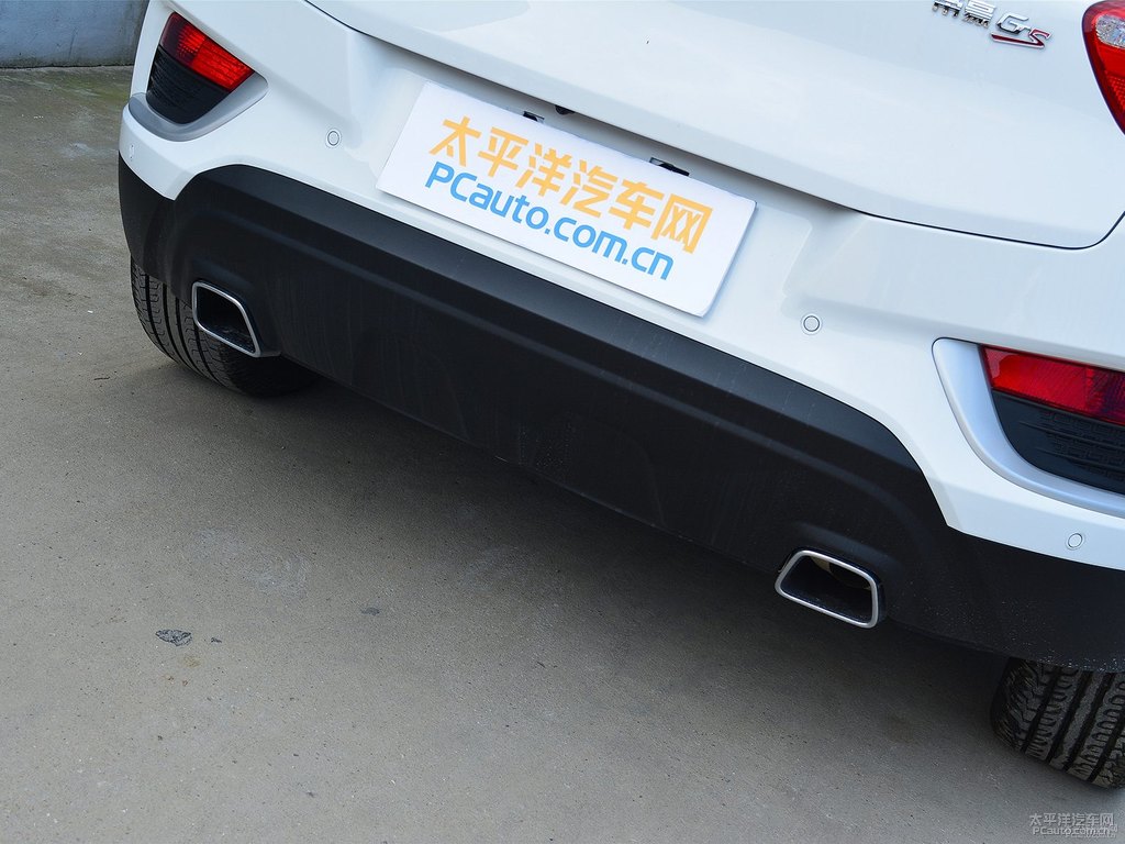冰晶白帝豪GS車尾外觀圖片