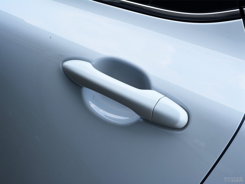 冰晶白帝豪GS車身外觀圖片