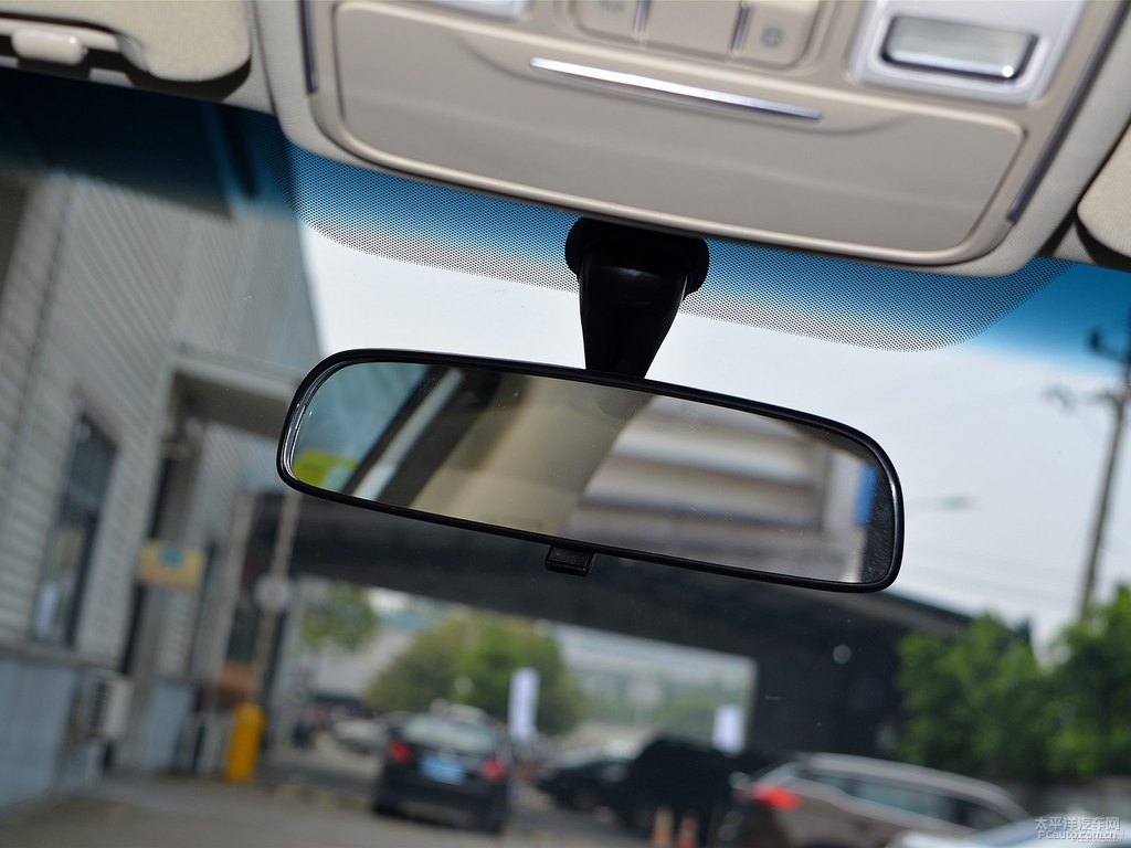 冰晶白帝豪GS車廂內(nèi)飾圖片