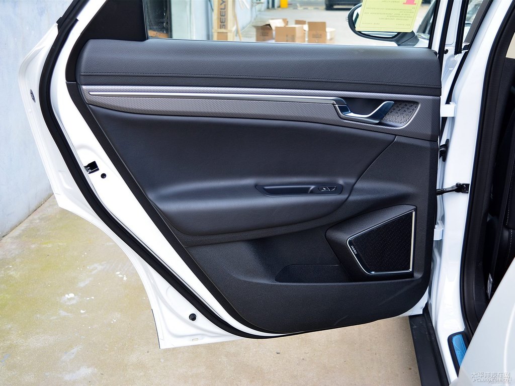 冰晶白帝豪GS車廂內(nèi)飾圖片