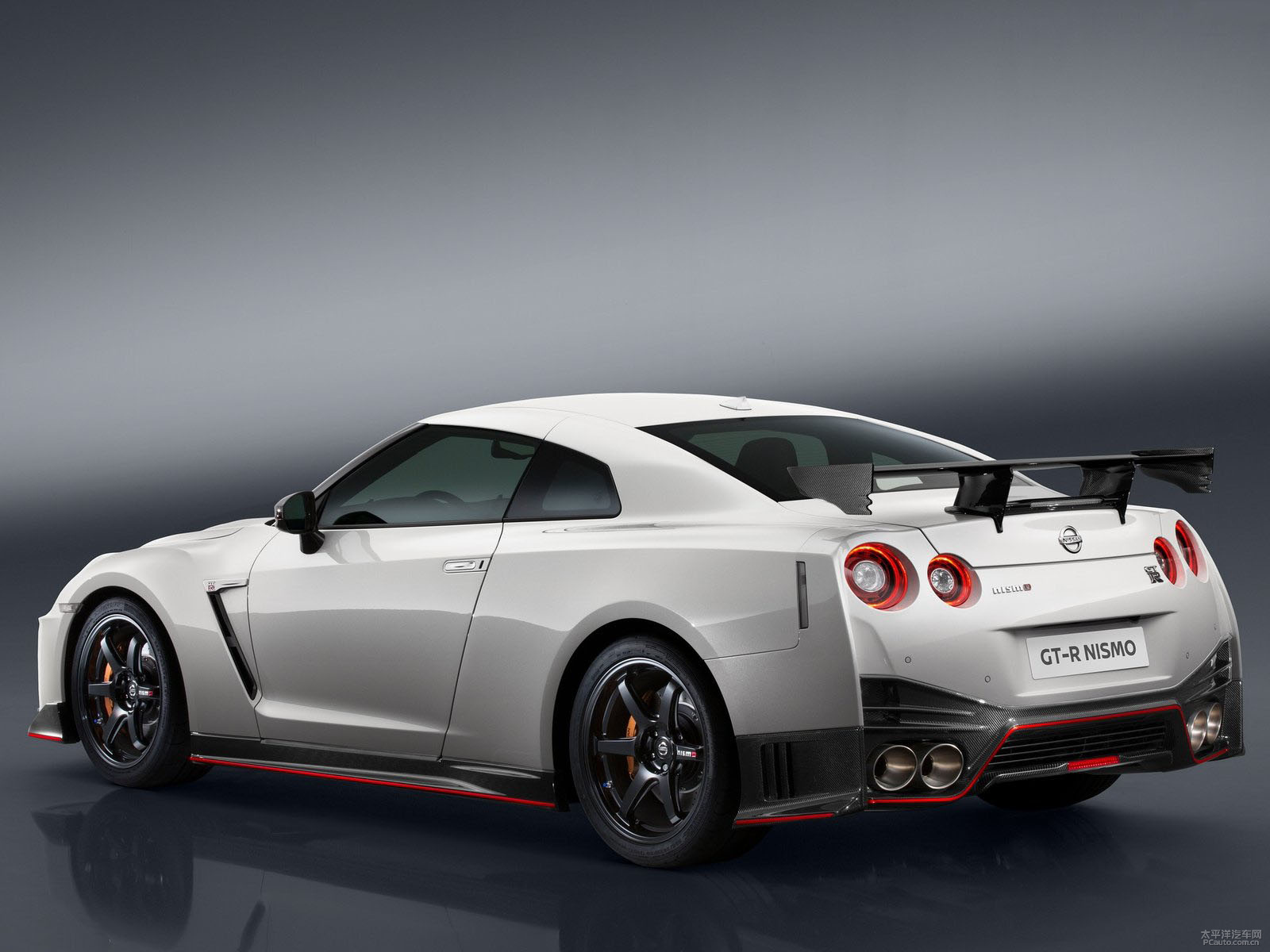 日產(chǎn)GT-R外觀高清大圖