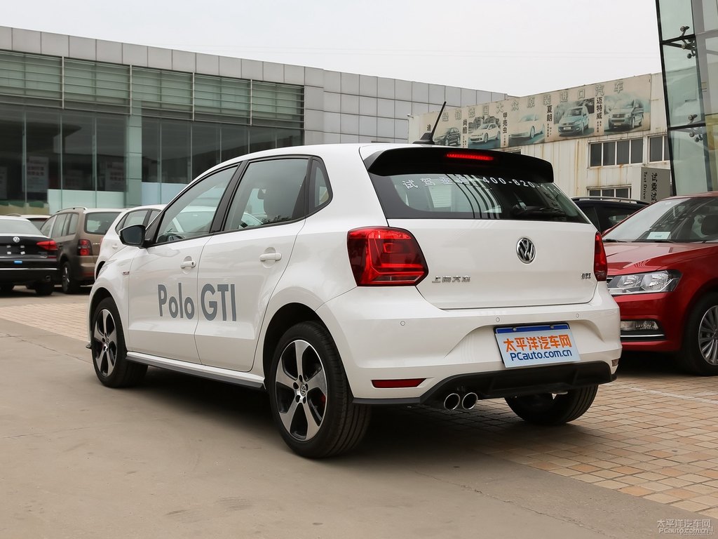 極地白大眾Polo整車外觀外觀圖片
