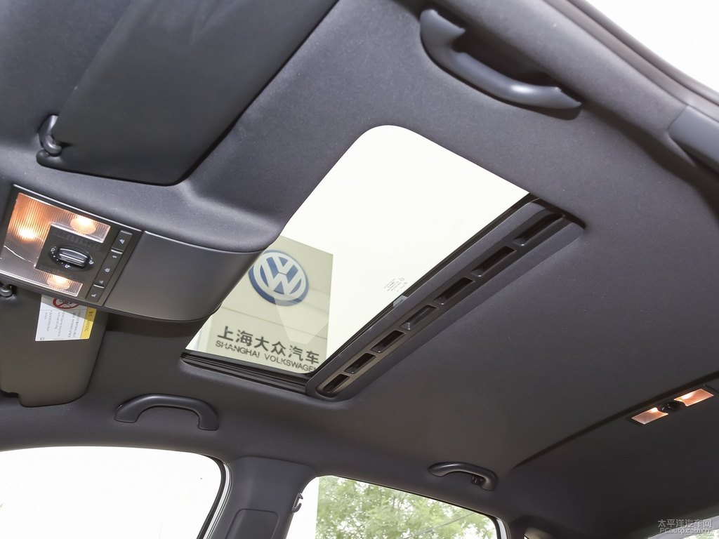 極地白大眾Polo車廂內(nèi)飾圖片