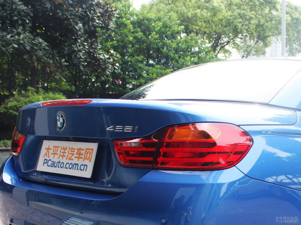 拉古納湖藍(lán)寶馬4系車尾外觀圖片