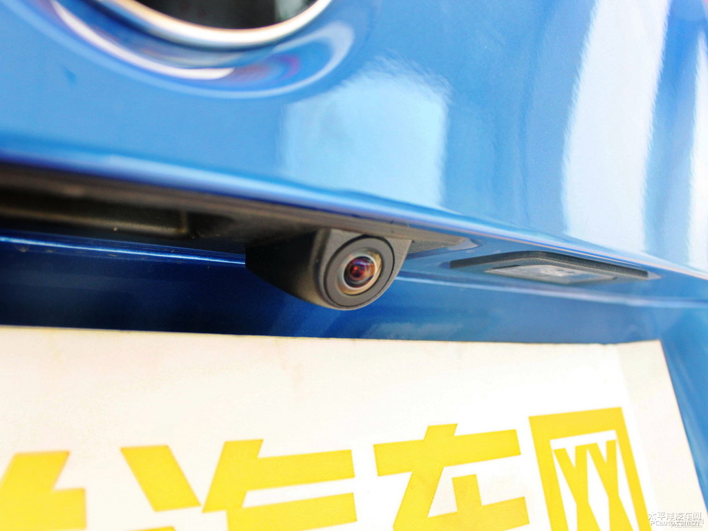 拉古納湖藍(lán)寶馬4系車(chē)尾外觀圖片