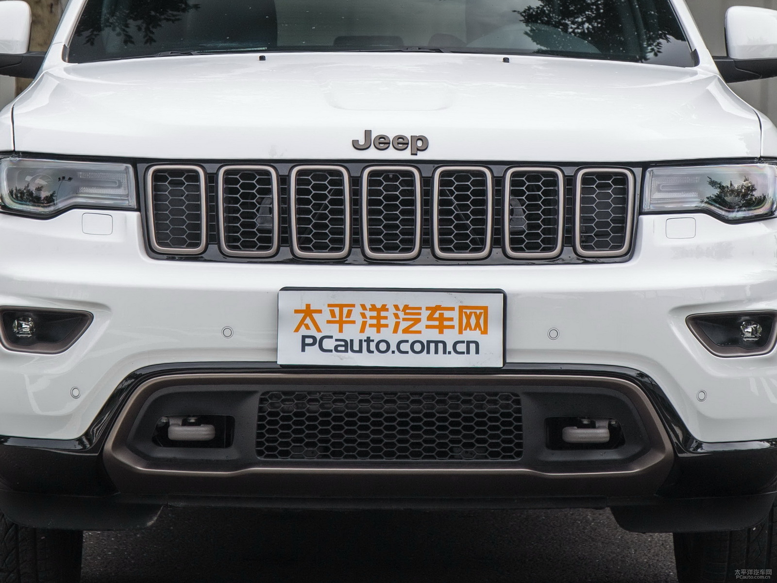大切諾基外觀高清大圖