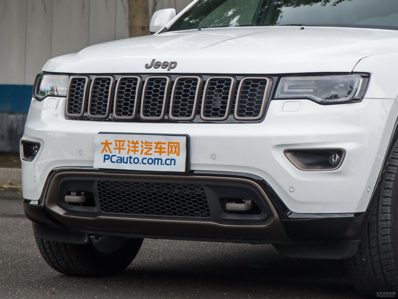 大切諾基外觀高清大圖