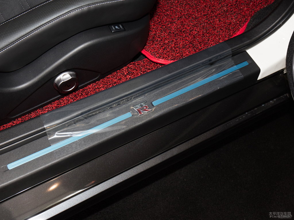 ծa(chn)GT-R܇(ch)(ni)DƬ