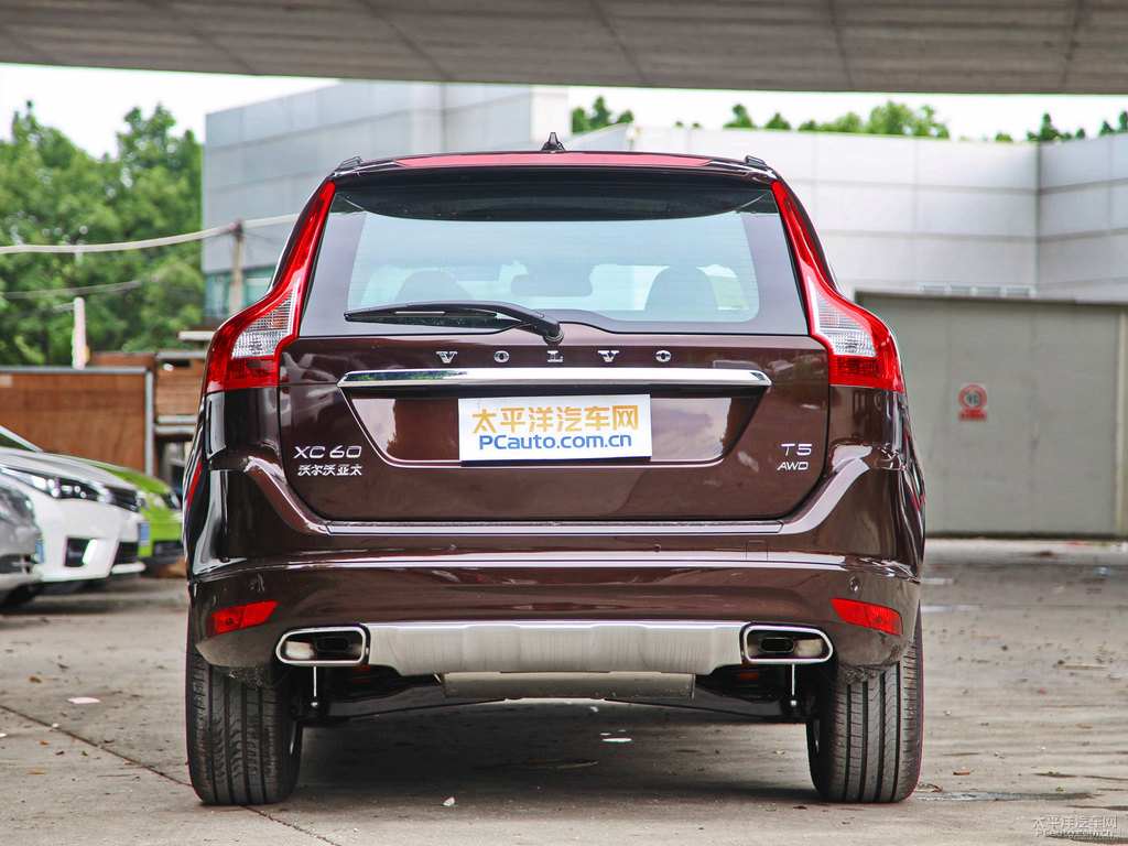 楓木棕沃爾沃XC60車尾外觀圖片