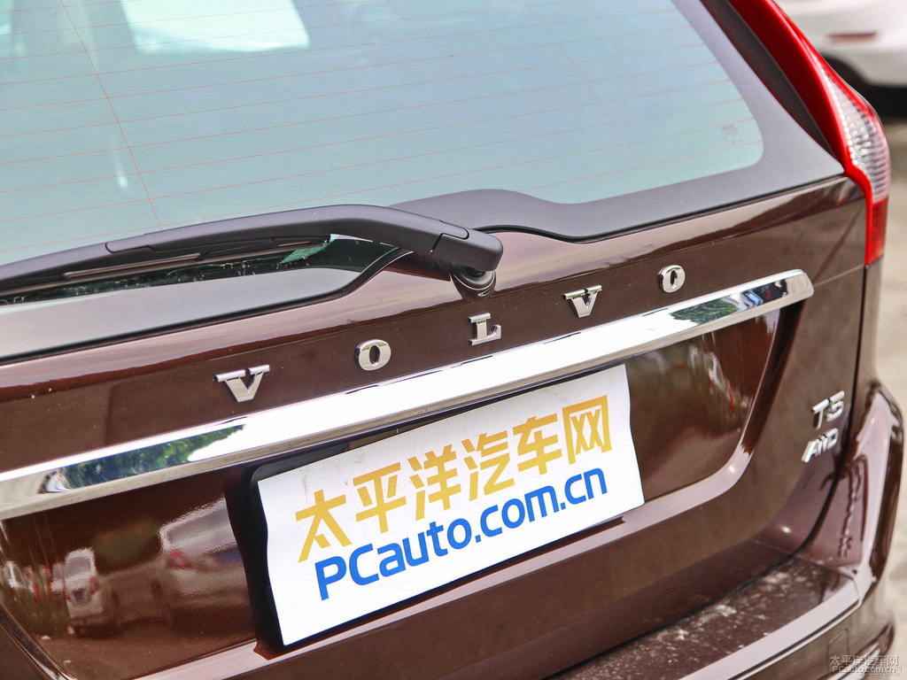 楓木棕沃爾沃XC60車尾外觀圖片