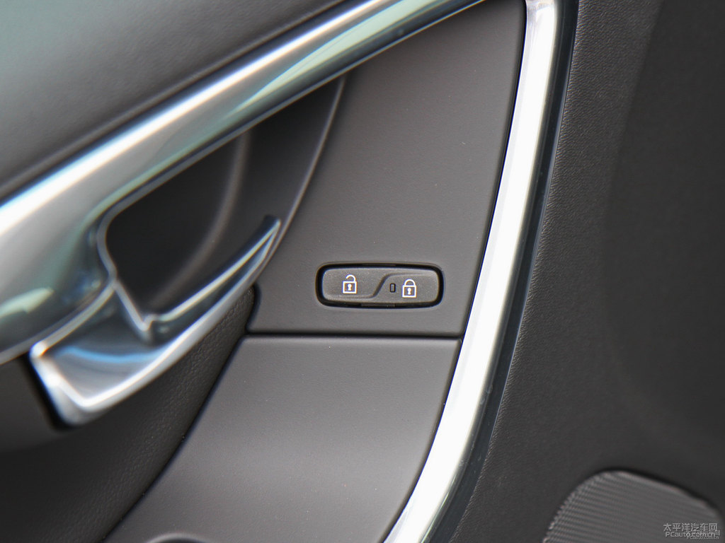 楓木棕沃爾沃XC60車廂內(nèi)飾圖片
