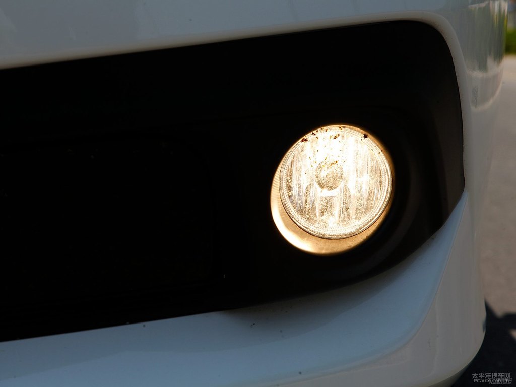 珍珠白思域車頭外觀圖片