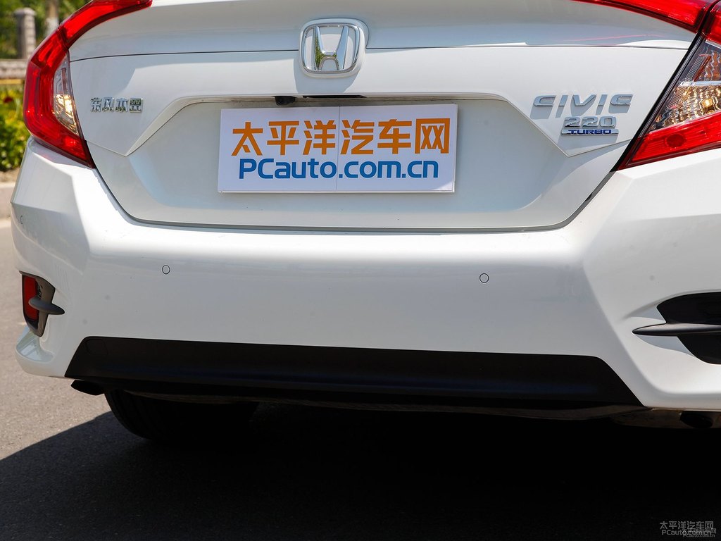 珍珠白思域車尾外觀圖片