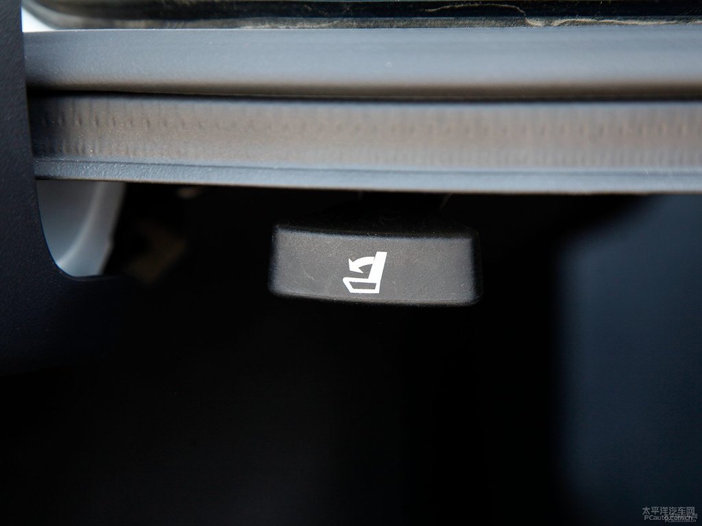 珍珠白思域車廂內(nèi)飾圖片