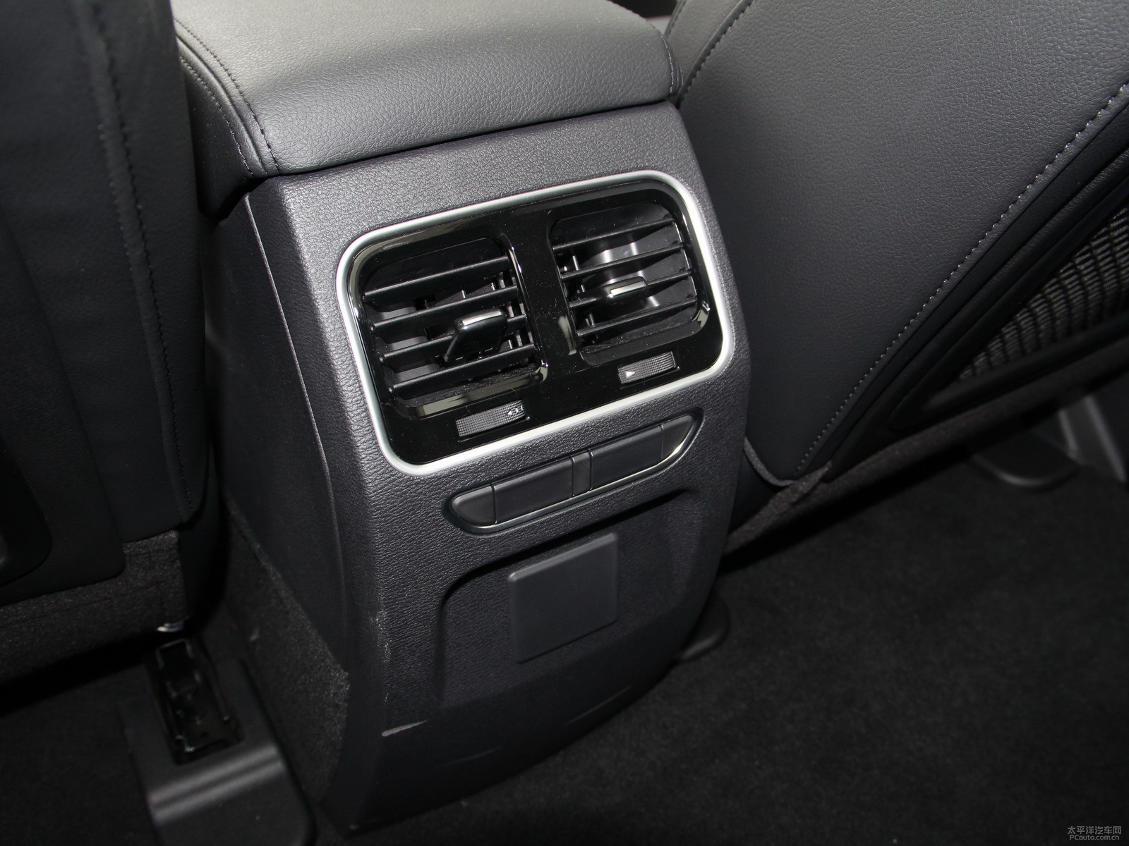 Oذ׹H6 Coupe΃DƬ