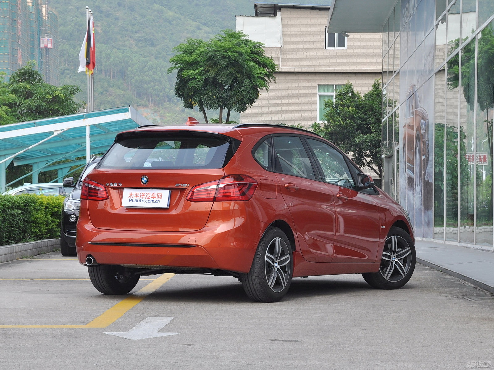 寶馬2系旅行車外觀高清大圖