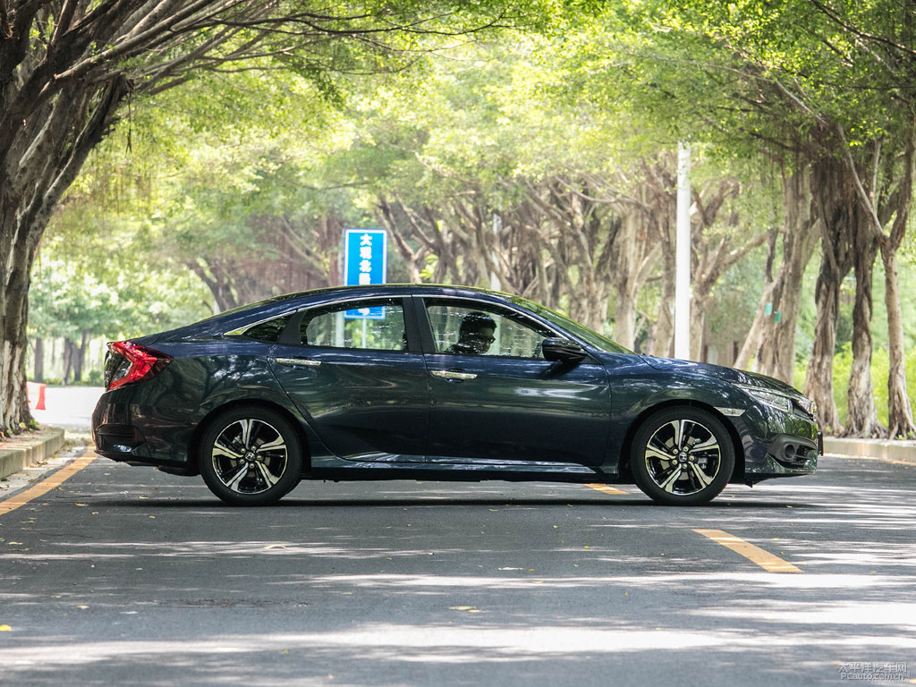 暗金藍(lán)思域整車外觀外觀圖片