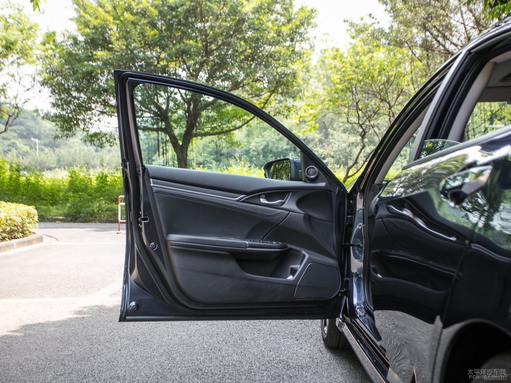 暗金藍思域車廂內(nèi)飾圖片