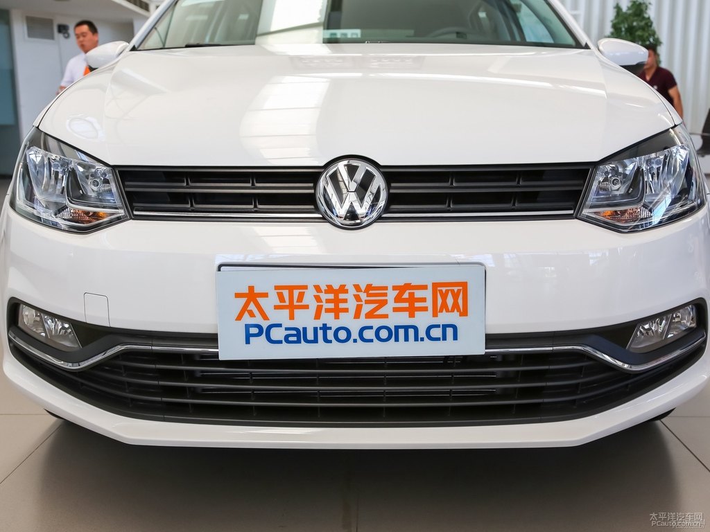 極地白大眾Polo車(chē)頭外觀圖片