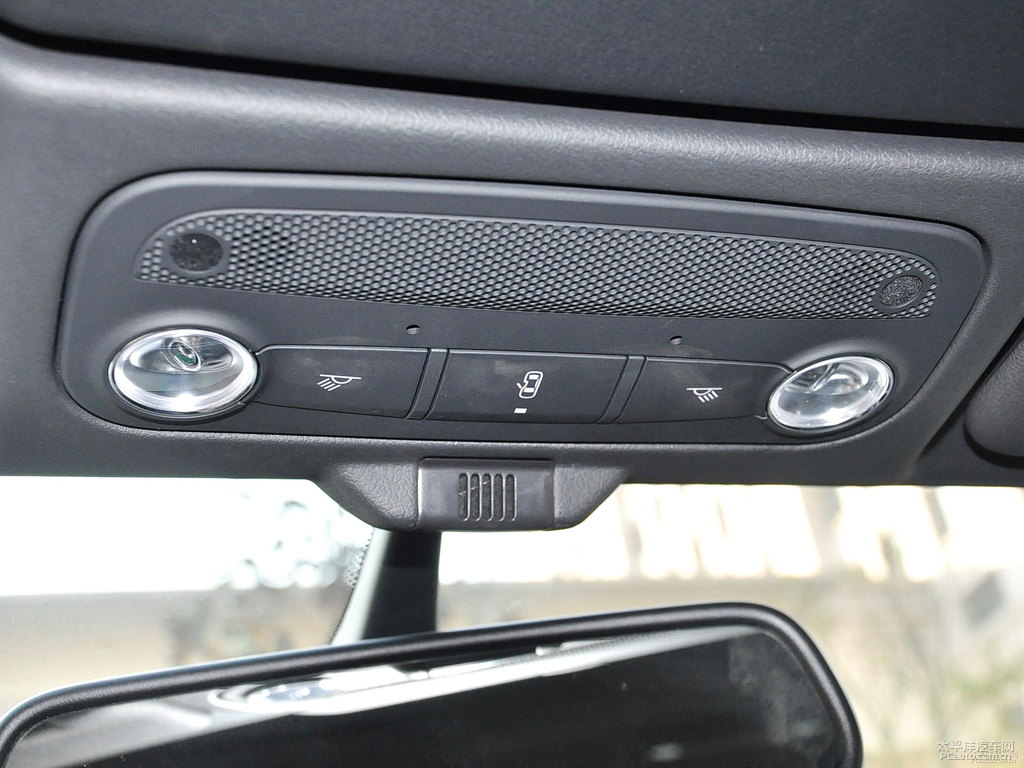 幻影黑奧迪RS 5車廂內(nèi)飾圖片