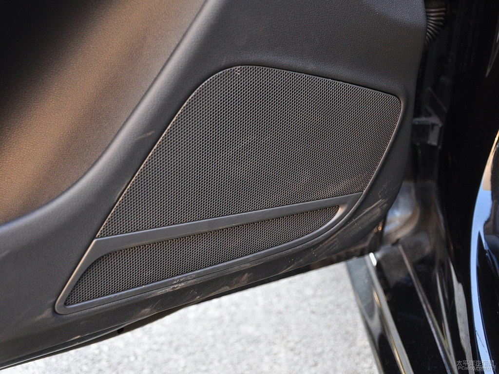 幻影黑奧迪RS 5車(chē)廂內(nèi)飾圖片