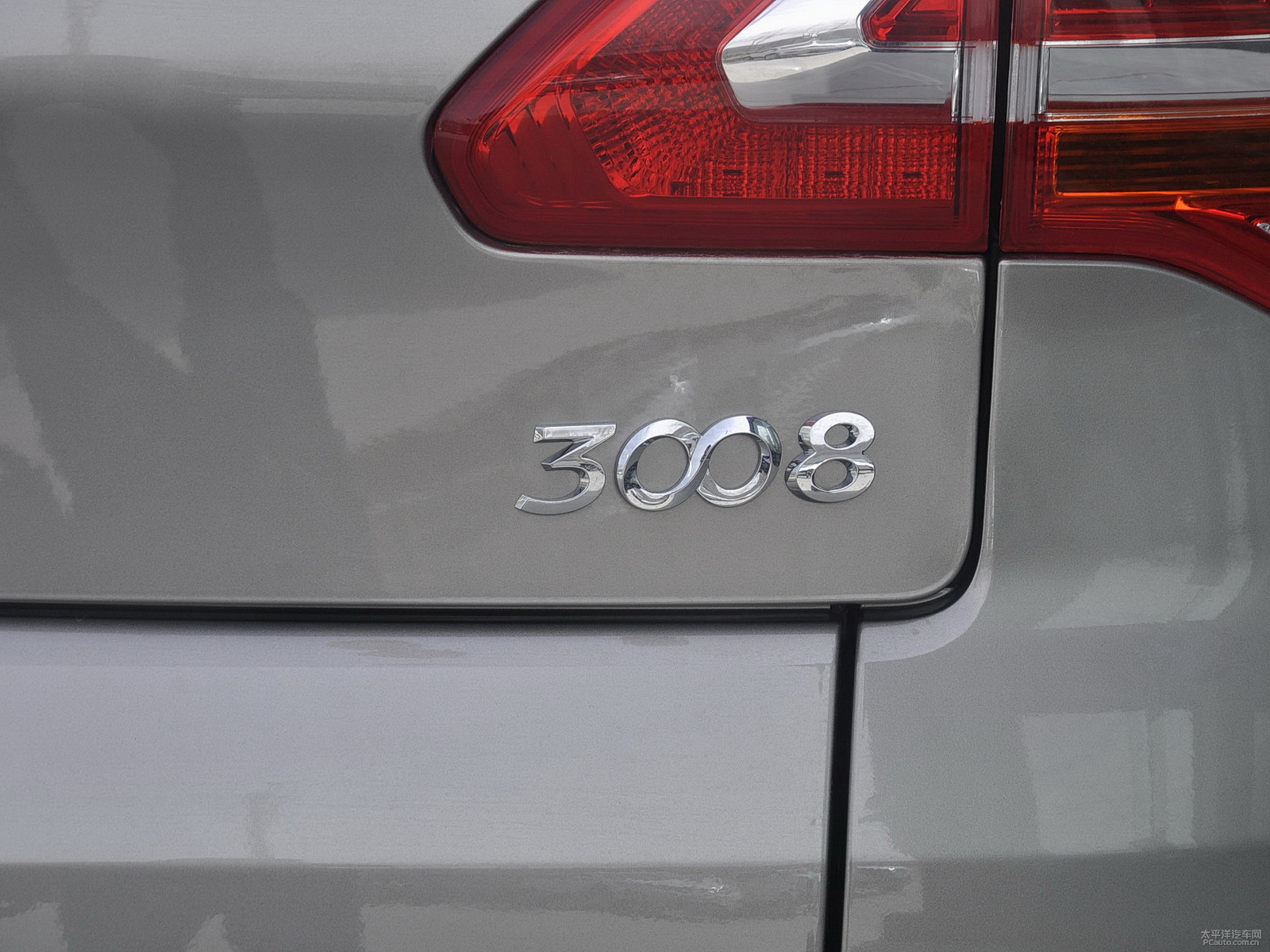 標(biāo)致3008外觀高清大圖