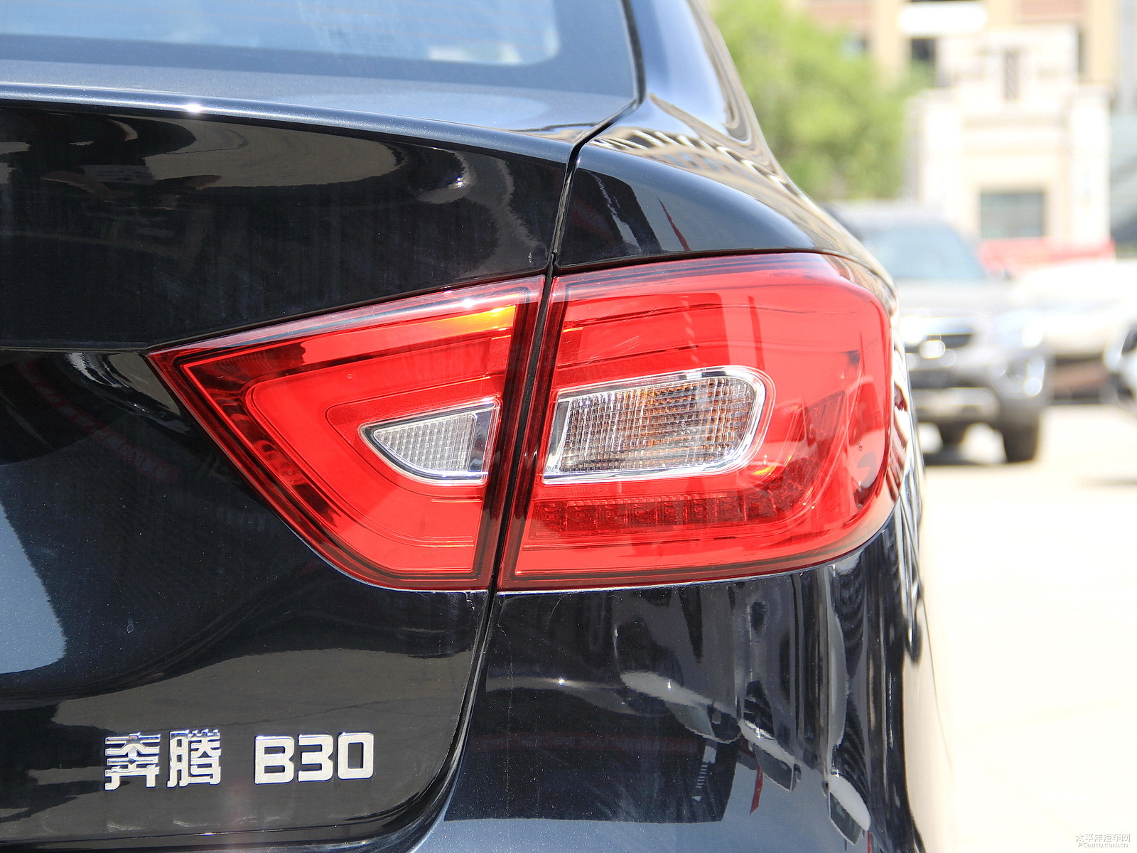 奔騰B30外觀高清大圖