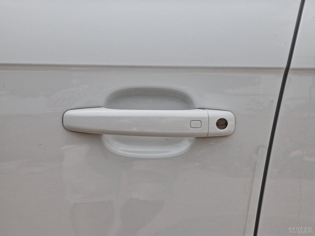 朱鷺白奧迪A4L車身外觀圖片