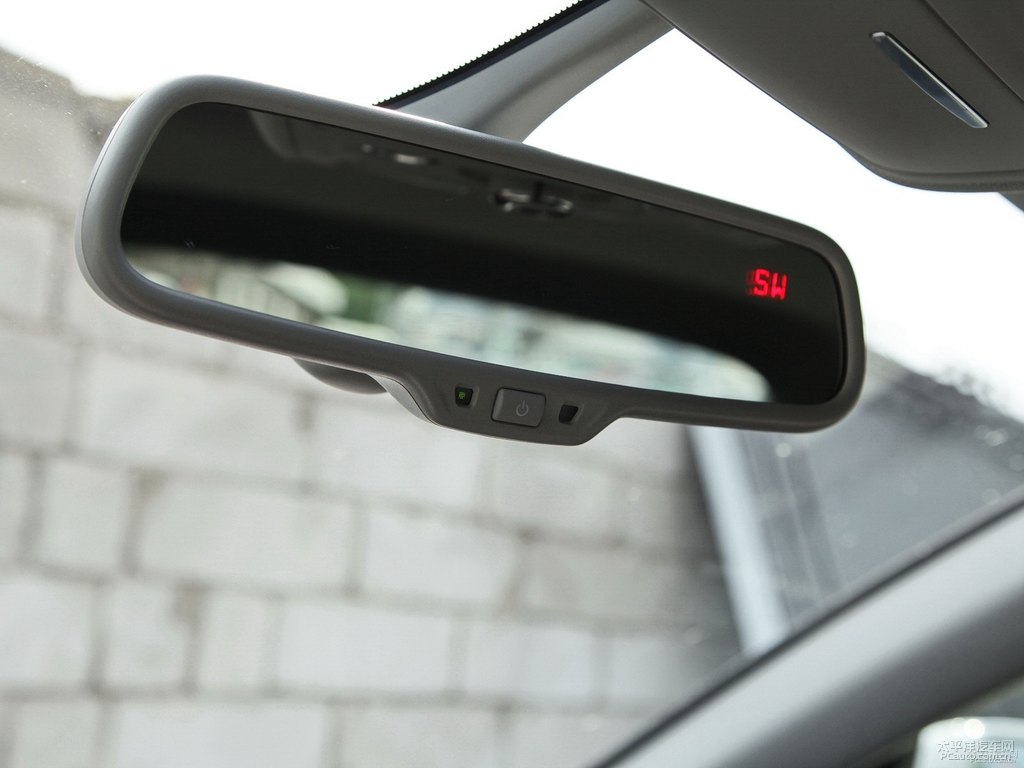 朱鷺白奧迪A4L車廂內(nèi)飾圖片