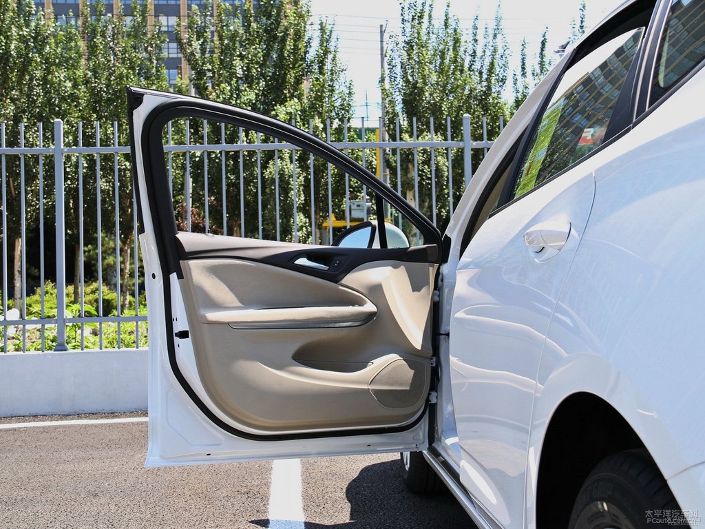 雪域白威朗車廂內(nèi)飾圖片