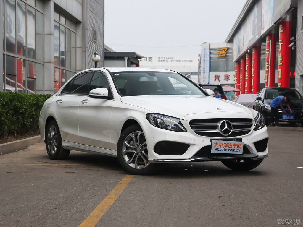北極白奔馳C級(jí)整車(chē)外觀外觀圖片