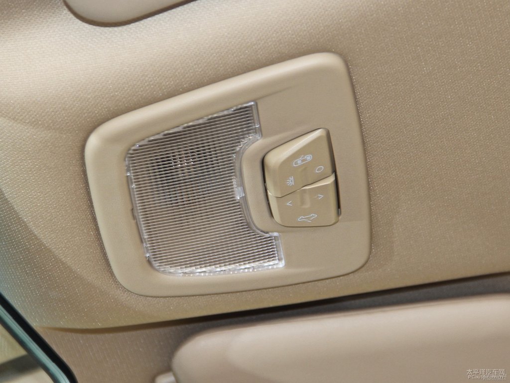 糖果白寶駿730車廂內(nèi)飾圖片