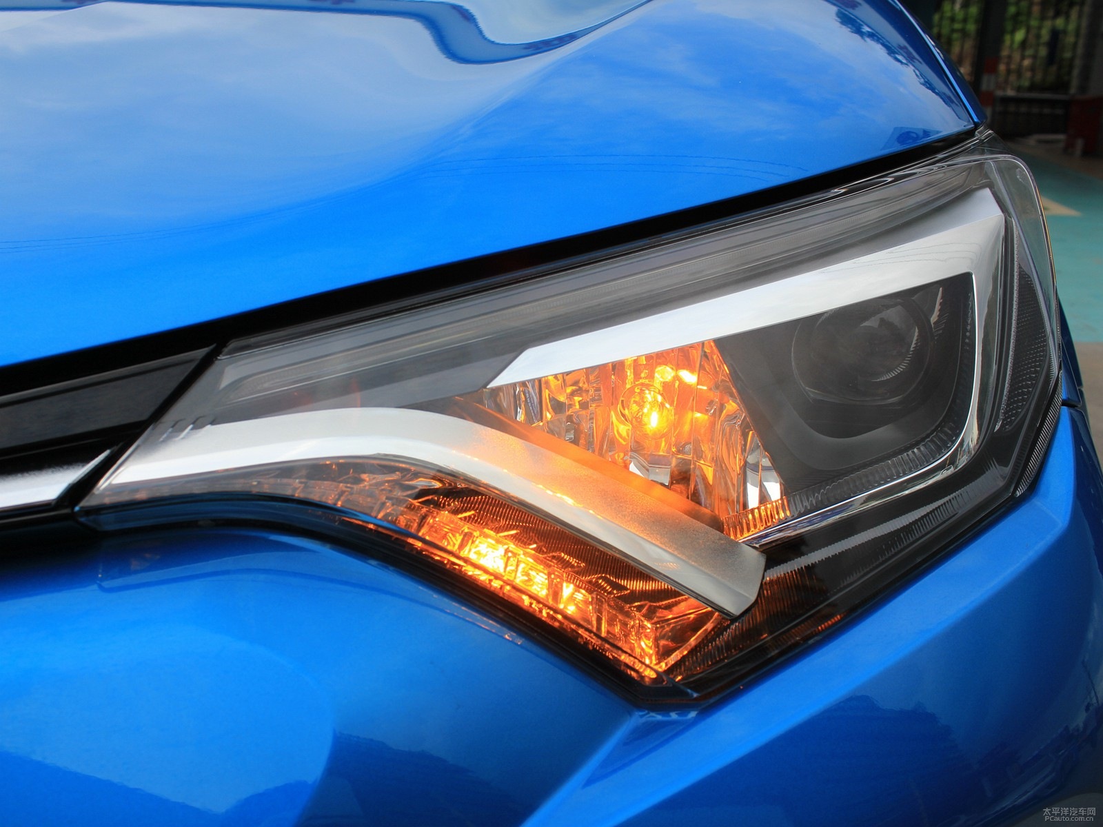 RAV4榮放外觀高清大圖