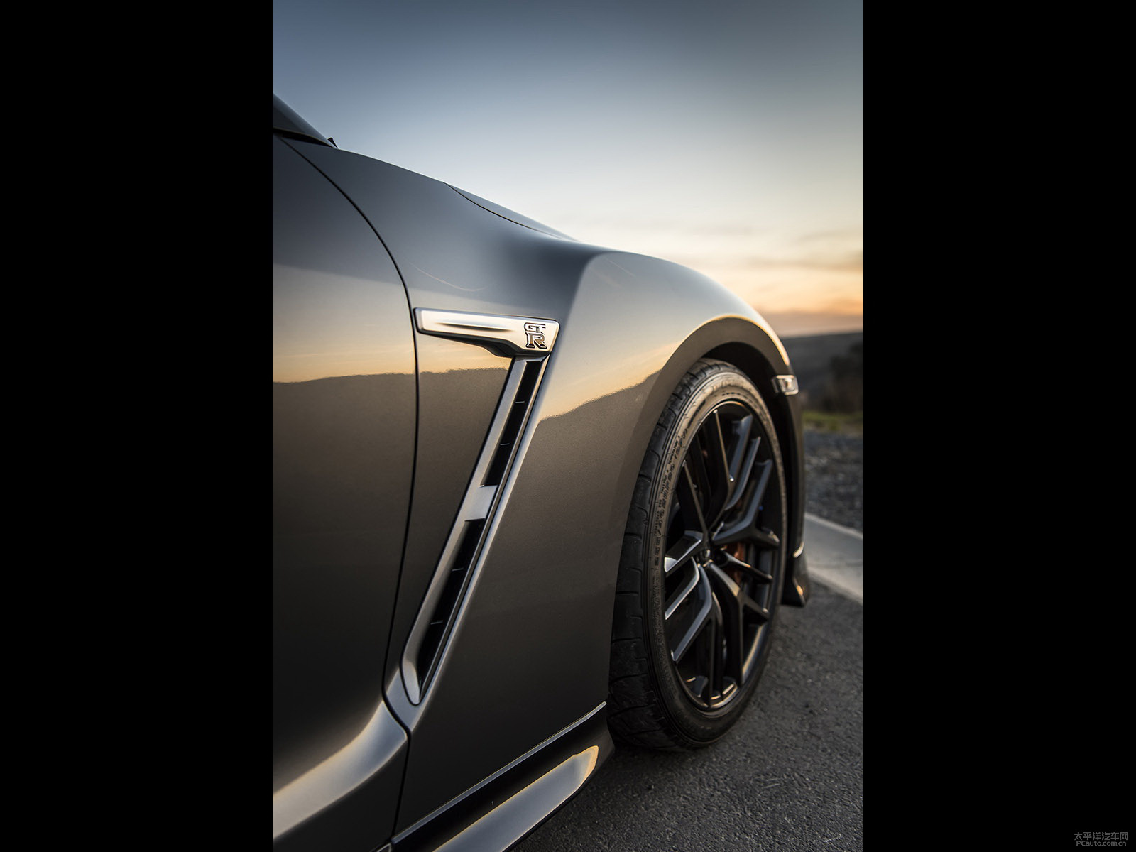 日產(chǎn)GT-R外觀高清大圖