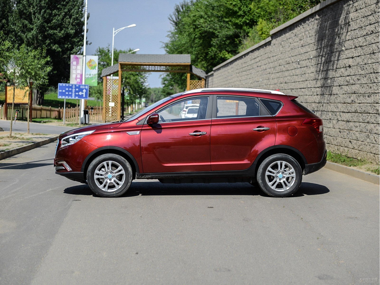 華泰XEV260外觀高清大圖