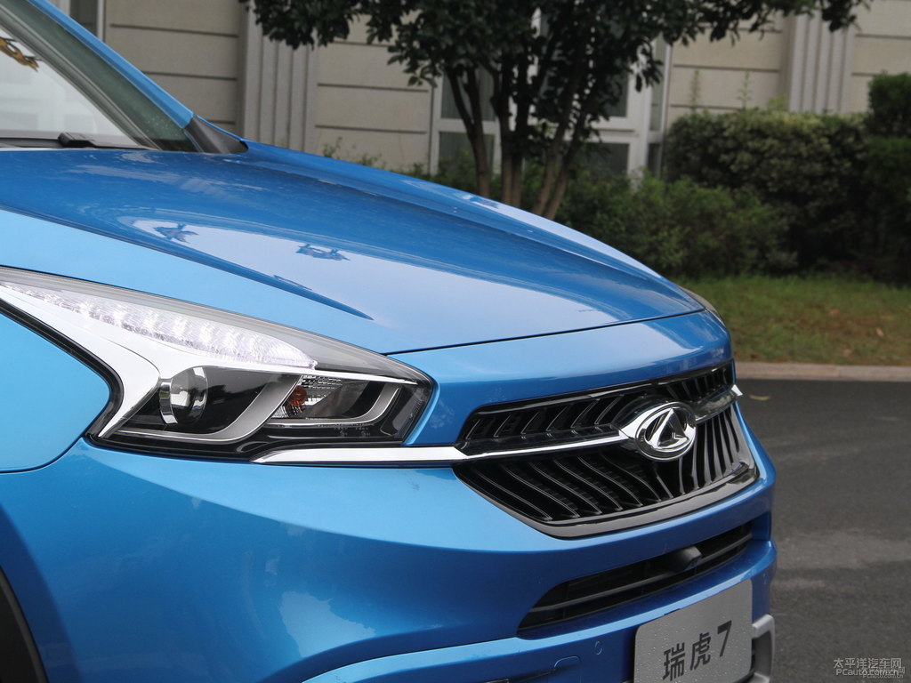湛海藍瑞虎7車頭外觀圖片
