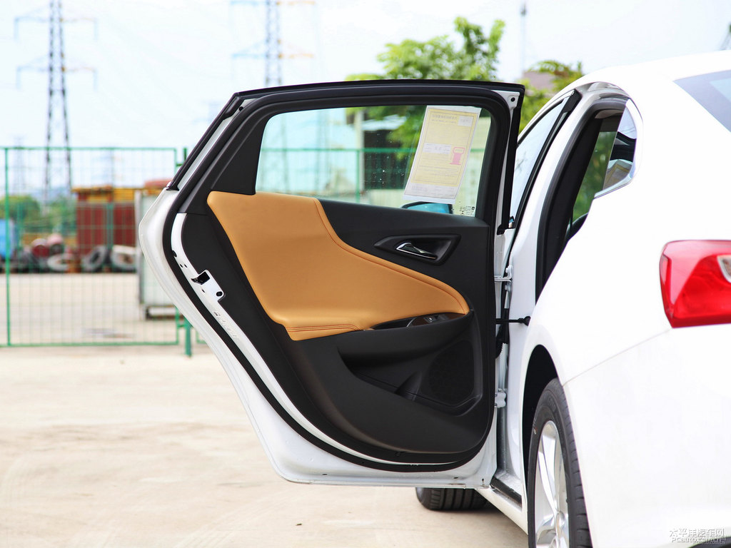 皓沙白邁銳寶XL車廂內(nèi)飾圖片