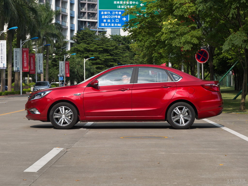 炫目紅逸動整車外觀外觀圖片