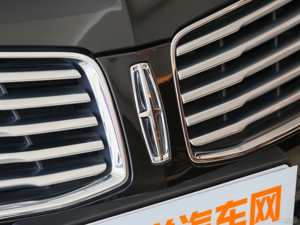 雅紳黑林肯MKC車頭外觀圖片