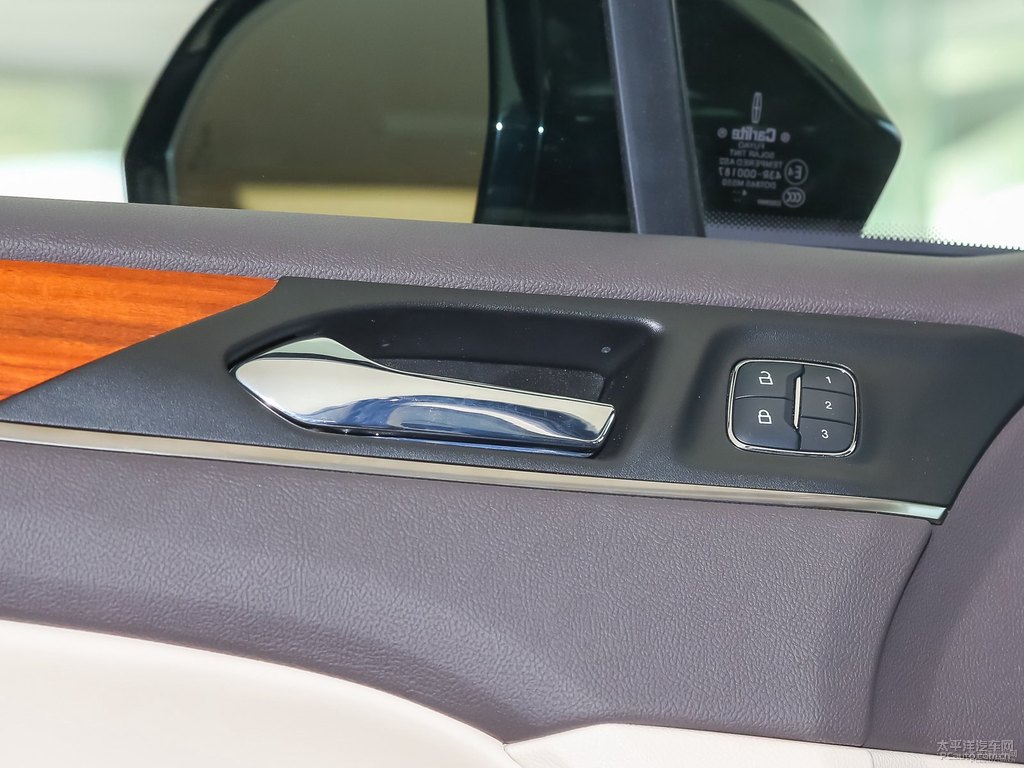 雅紳黑林肯MKC車廂內(nèi)飾圖片