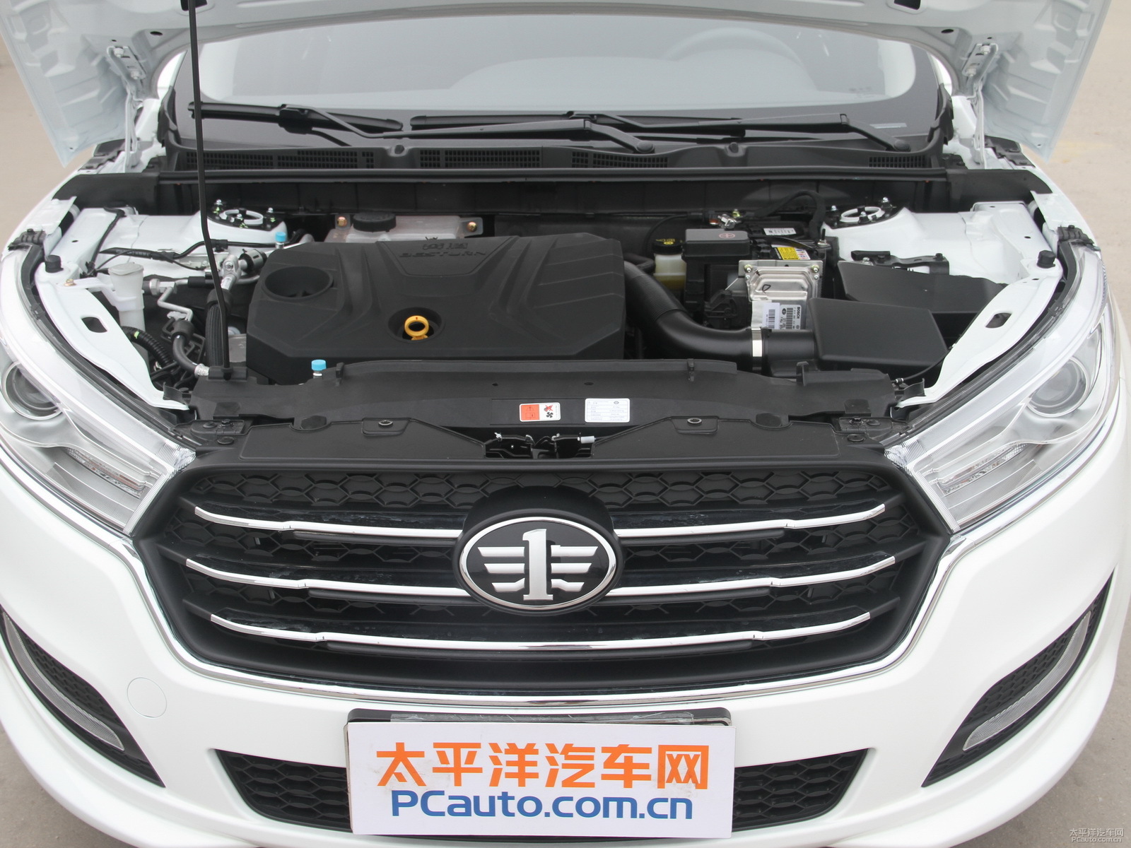 奔騰B50細(xì)節(jié)高清大圖