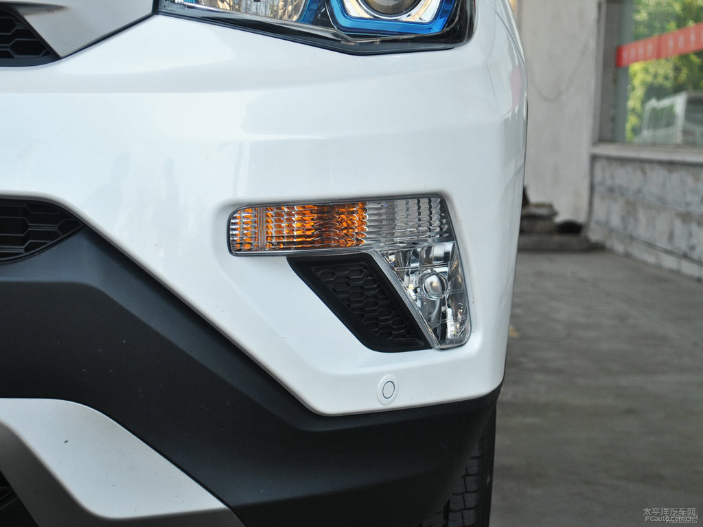 閃光月光白長安CS75車頭外觀圖片